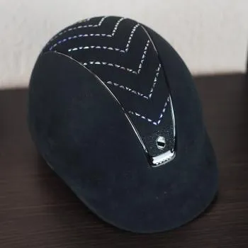 Шлем Premium замшевый, топ Chevron, с кристаллами Holographic,  вентиляция с кристальным покрытием