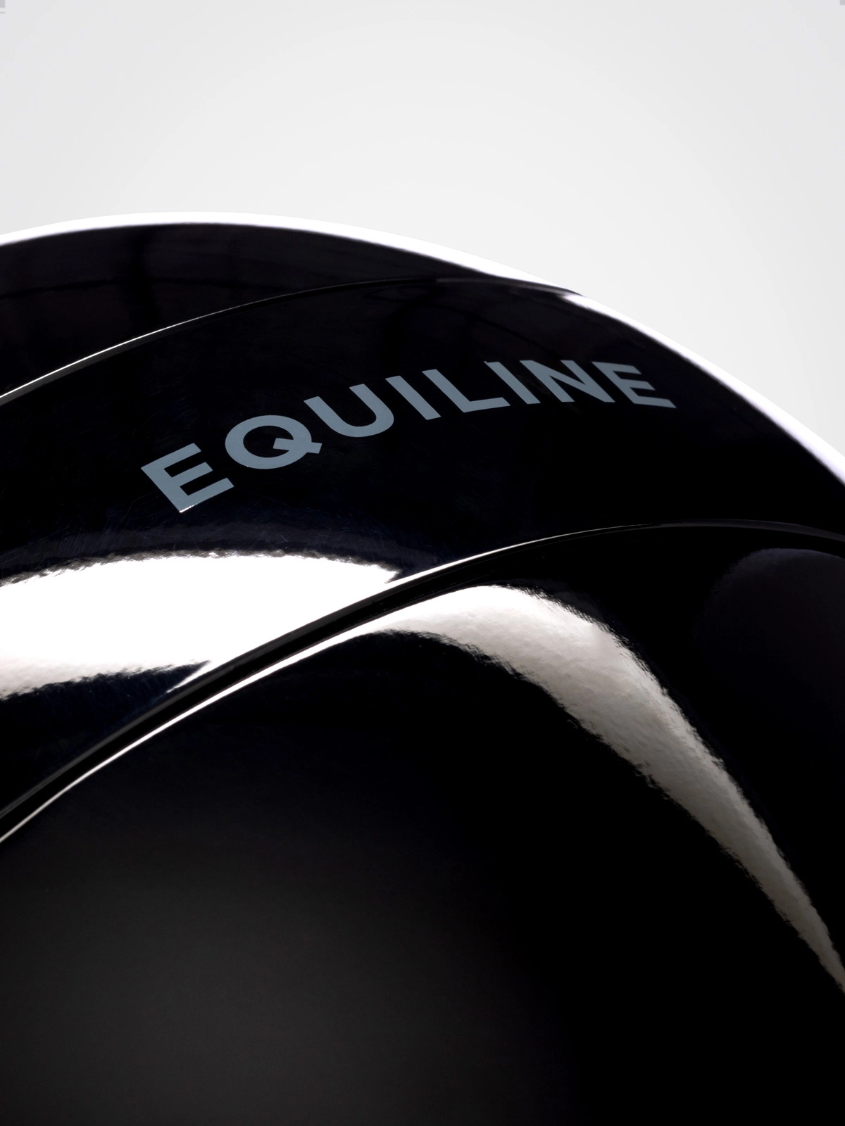 Шлем глянцевый Xanto, со стразами, широкий козырек, Equiline Италия