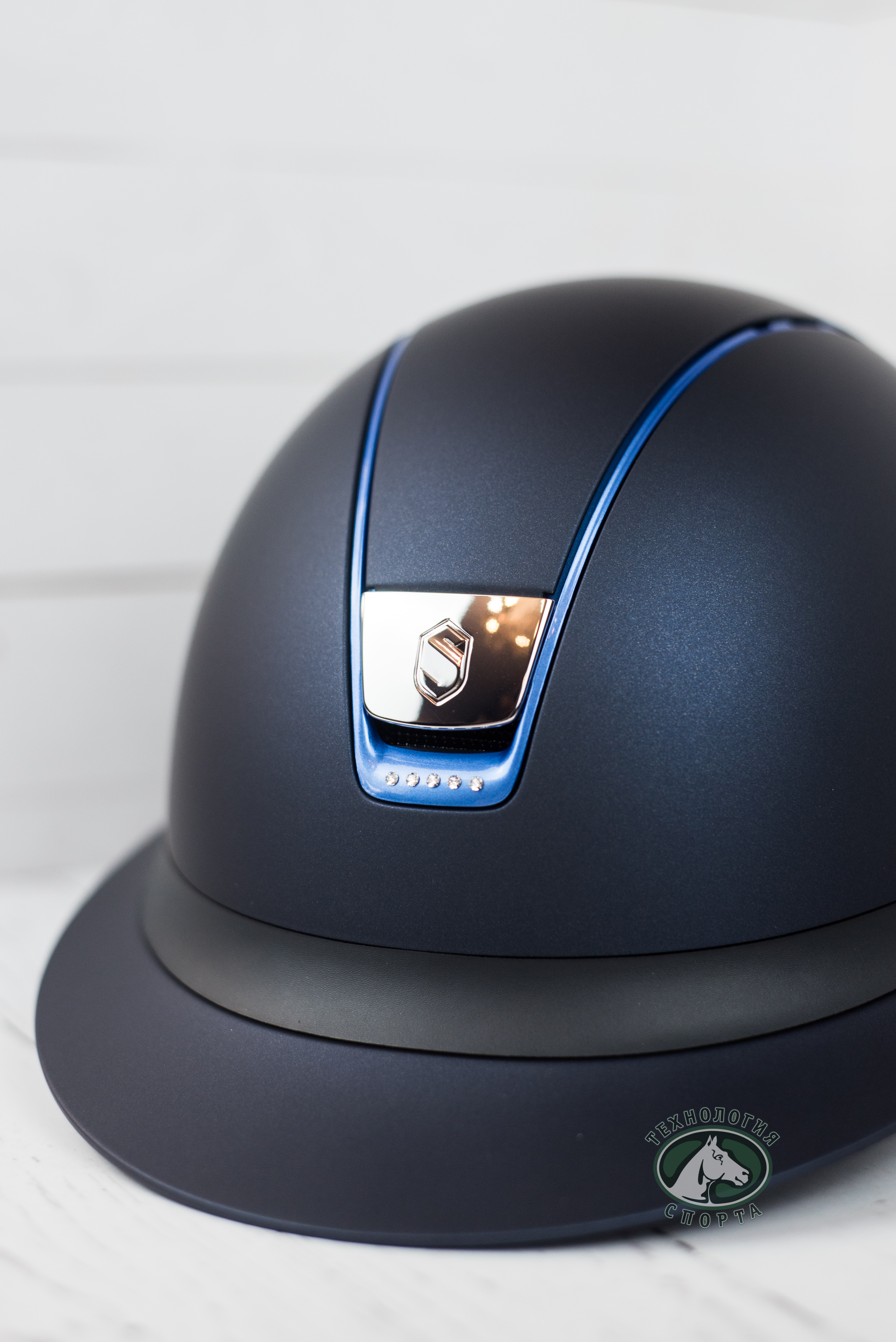 Шлем Miss Shield Paint матовый, полоска над козырьком из синт.кожи, 5 Swr, Samshield Франция