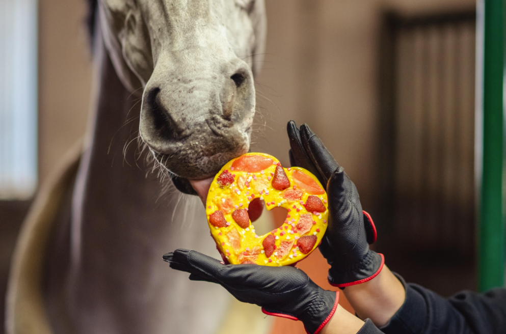 Лизунец без сахара Love is, 600 гр., Sweek Россия