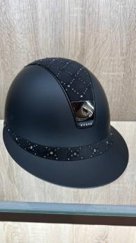 Шлем выездковый Miss Shield Paint Matt, топ и полоска Lozenge Swarovski с черными кристаллами